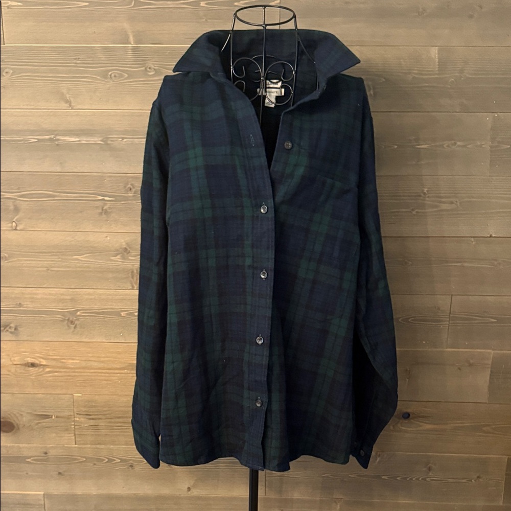 L.L. Bean relaxed fit plaid flannel button-down shirt - Picture 2 of 5